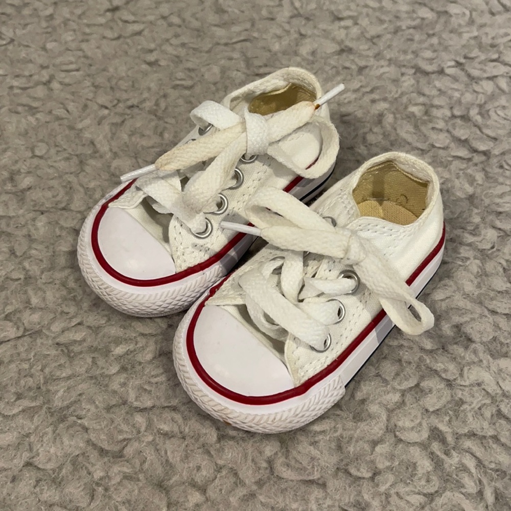 Converse - Chuck Taylor Low Top ❤️